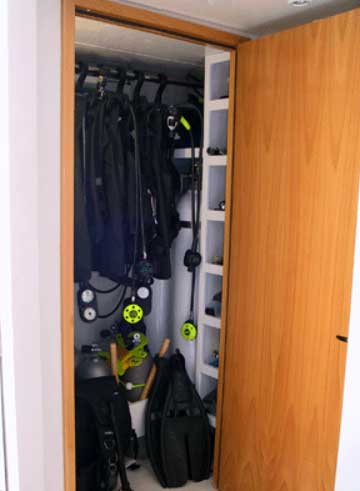 Yacht Pro Compressor Dive Locker